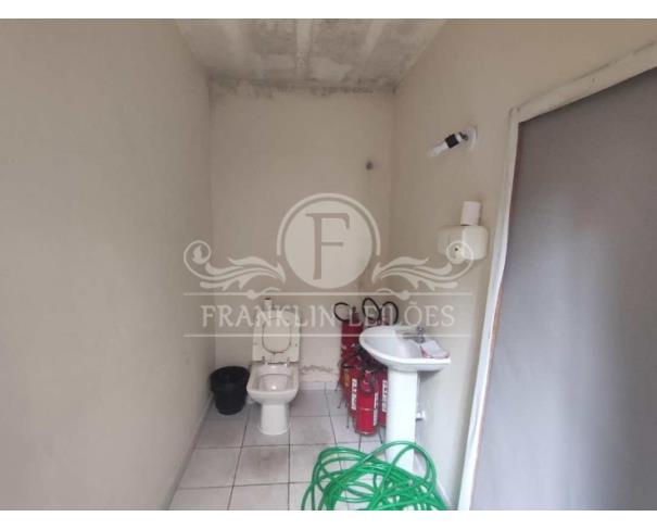 Foto de SOBRADO 3 PAVIMENTOS COMERCIAL 396,97M² - TABOÃO DA SERRA