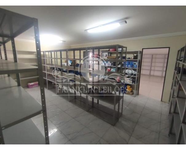 Foto de SOBRADO 3 PAVIMENTOS COMERCIAL 396,97M² - TABOÃO DA SERRA